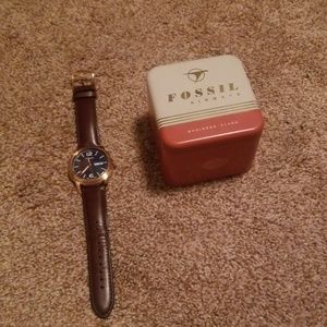 Fossil rose gold color